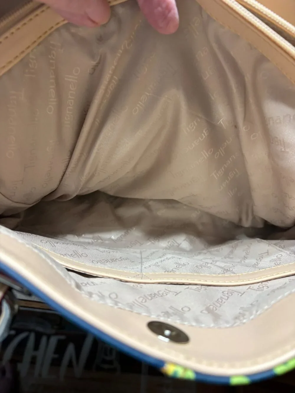 NWOT Gorgeous Tignanello Leather Tote in Foral Print with many pockets